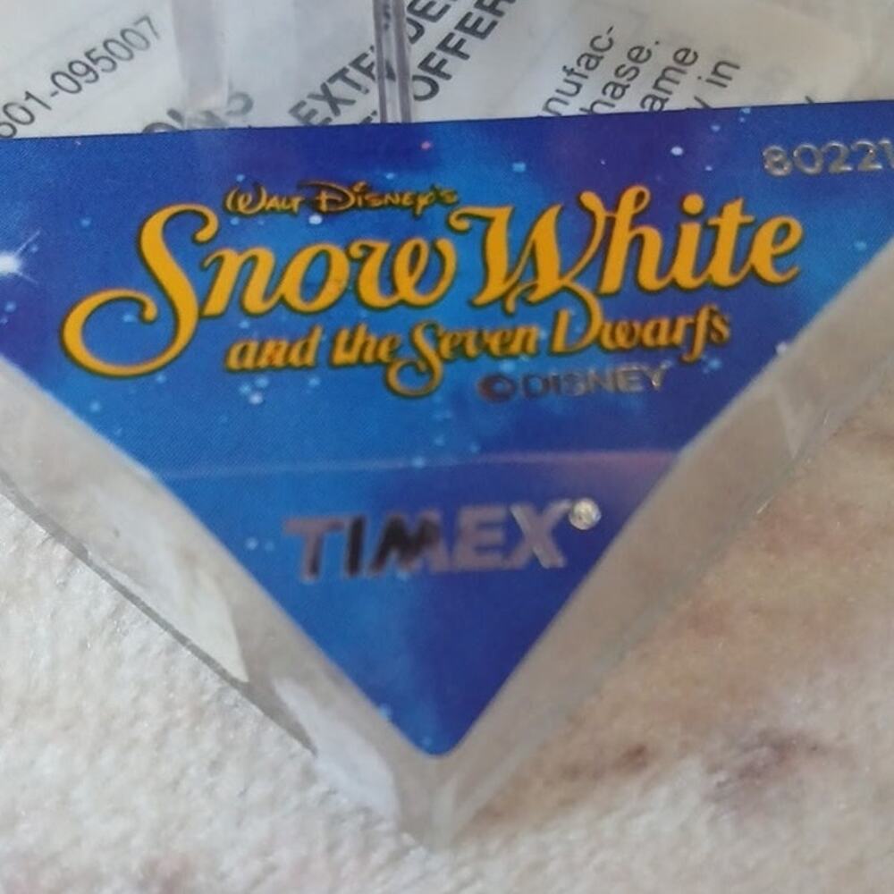 Vintage Timex Disney Dopey Watch with Embossed Leather Strap -Original Packaging - Picture 6 of 9